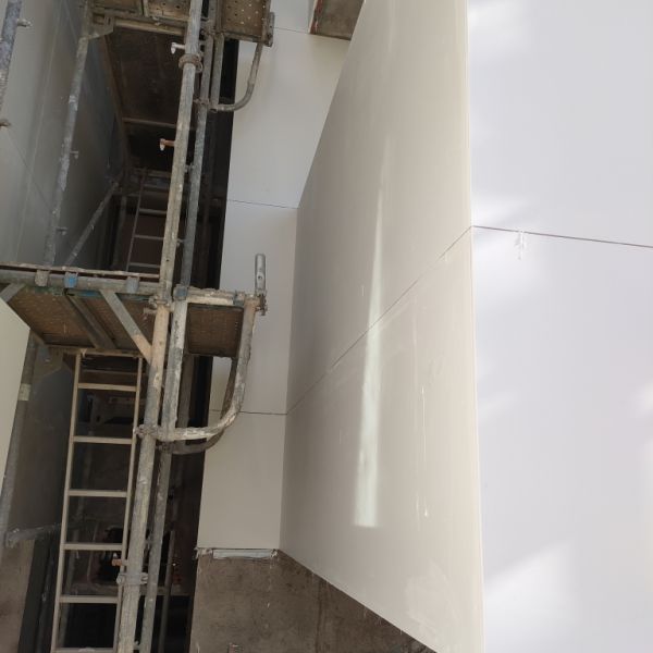 Spezialist für Feinsteinzeug und Großformat, Dekton XXL | Professionelle Verlegung