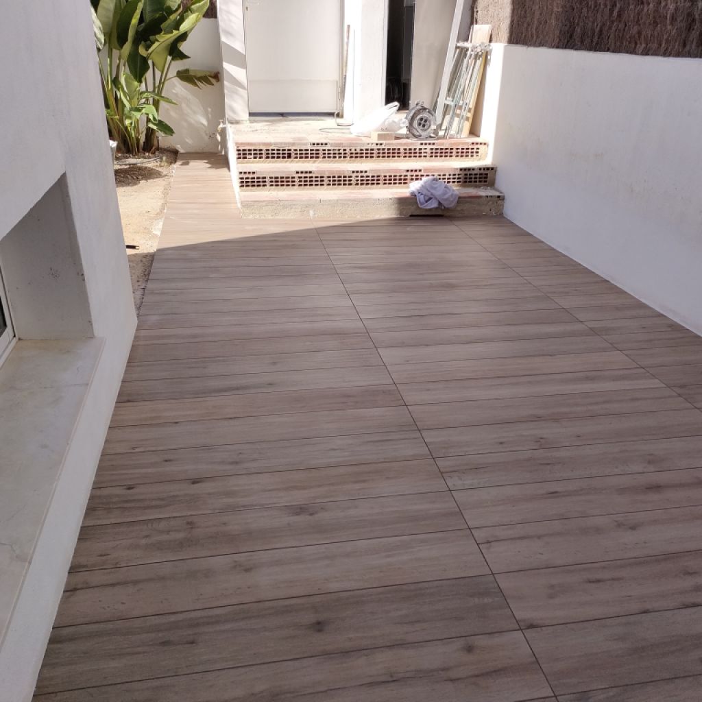 Spezialist für Feinsteinzeug und Großformat, Dekton XXL | Professionelle Verlegung