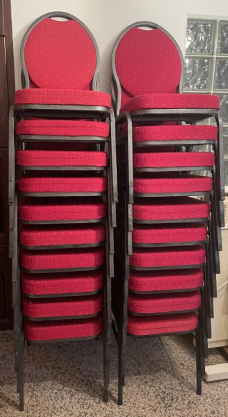 Stapelstühle/Bankettstühle