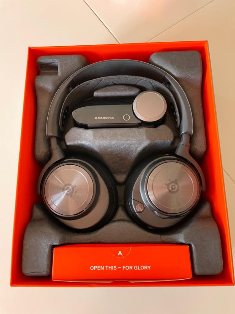 Steelseries Arctis Nova Pro Wireless for PC & PlayStation