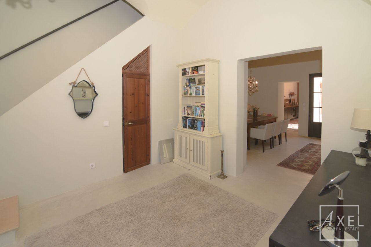 Stilvolles Stadthaus in Campos – frisch renoviert, mit Patio, Pool und historischem Charme