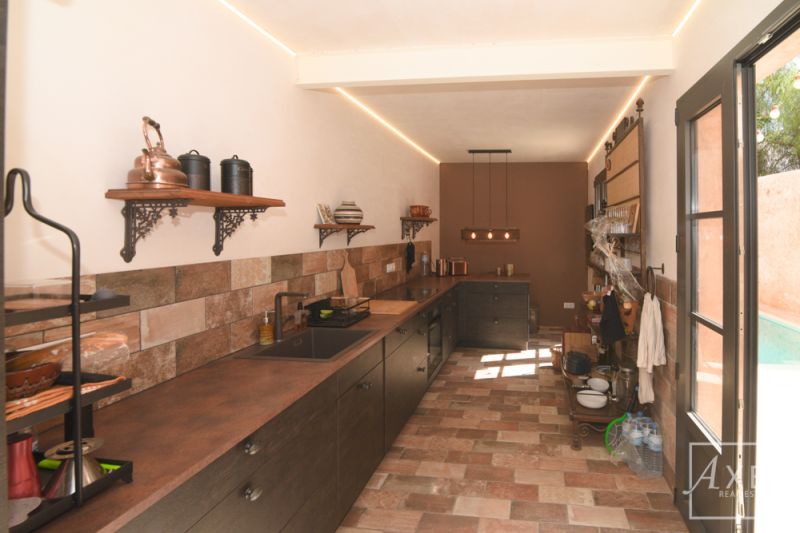 Stilvolles Stadthaus in Campos – frisch renoviert, mit Patio, Pool und historischem Charme