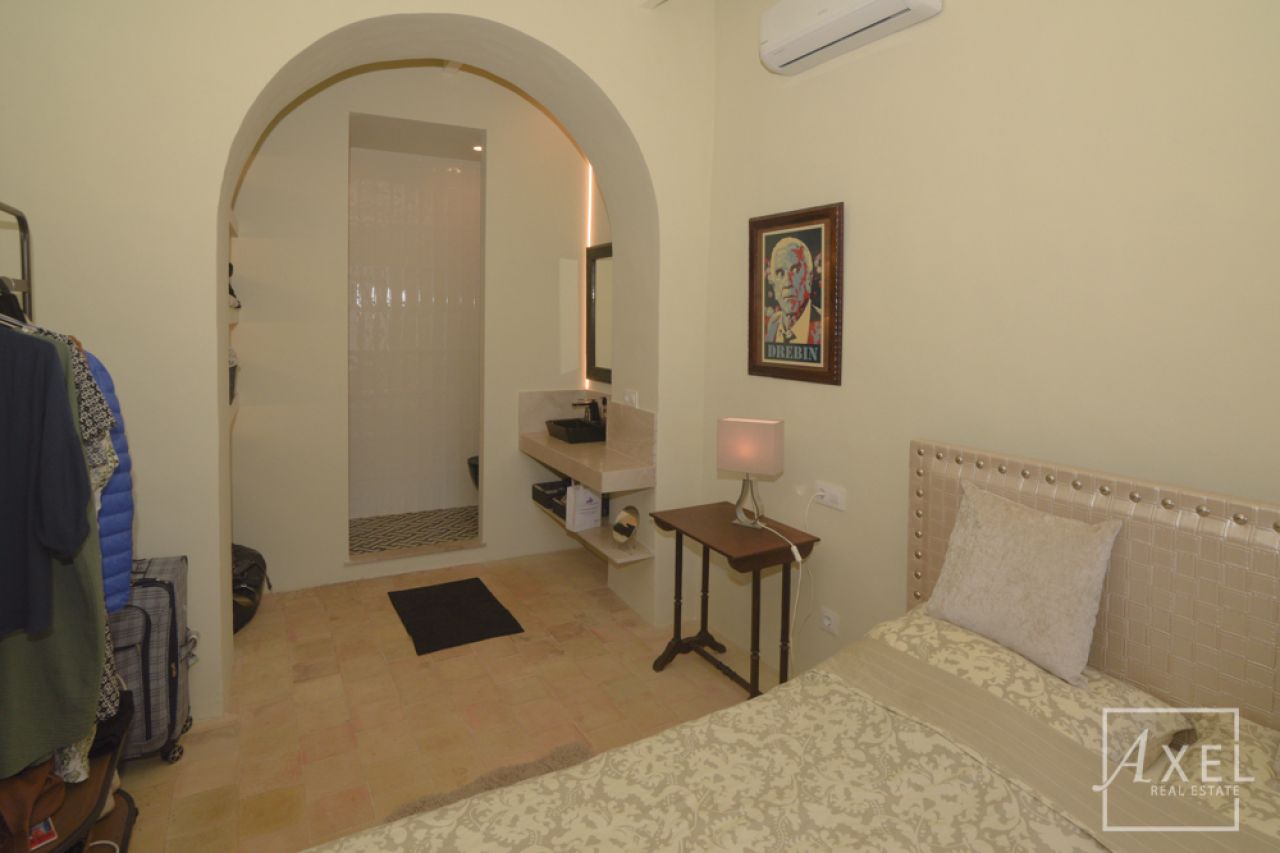 Stilvolles Stadthaus in Campos – frisch renoviert, mit Patio, Pool und historischem Charme