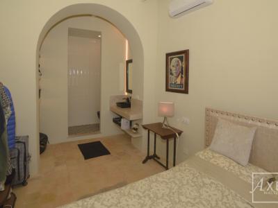 Stilvolles Stadthaus in Campos – frisch renoviert, mit Patio, Pool und historischem Charme