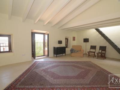 Stilvolles Stadthaus in Campos – frisch renoviert, mit Patio, Pool und historischem Charme