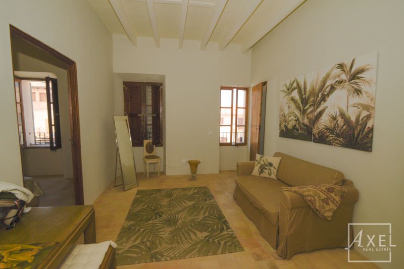 Stilvolles Stadthaus in Campos – frisch renoviert, mit Patio, Pool und historischem Charme