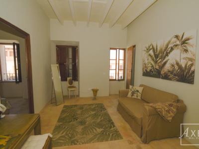 Stilvolles Stadthaus in Campos – frisch renoviert, mit Patio, Pool und historischem Charme