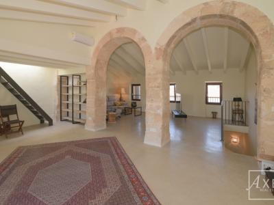 Stilvolles Stadthaus in Campos – frisch renoviert, mit Patio, Pool und historischem Charme