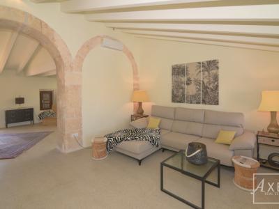 Stilvolles Stadthaus in Campos – frisch renoviert, mit Patio, Pool und historischem Charme