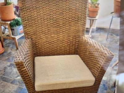 Suche 2 Sessel für Esstisch