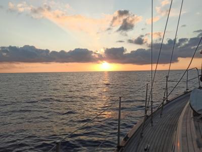 Suche eine Frau die gerne auf dem Meer ist