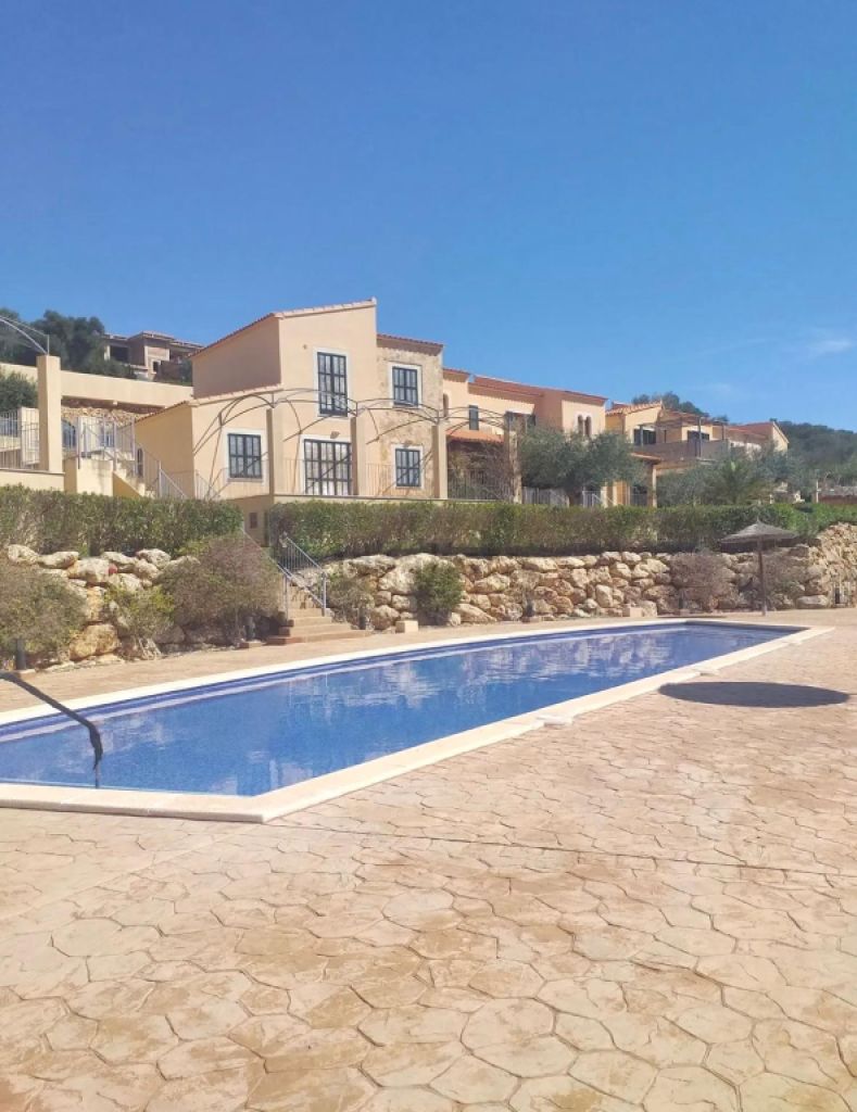 Dulce domicilio en el este de la isla para alquiler a largo plazo, cerca de la playa y piscina comun