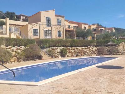 Dulce domicilio en el este de la isla para alquiler a largo plazo, cerca de la playa y piscina comun