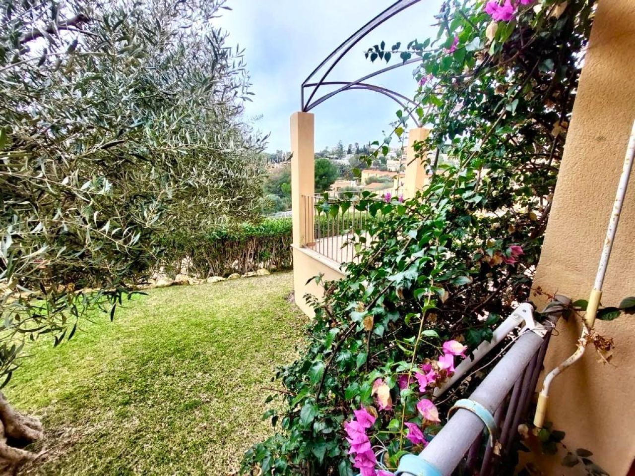 Dulce domicilio en el este de la isla para alquiler a largo plazo, cerca de la playa y piscina comun