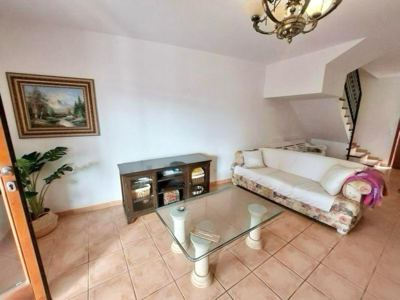 Dulce domicilio en el este de la isla para alquiler a largo plazo, cerca de la playa y piscina comun