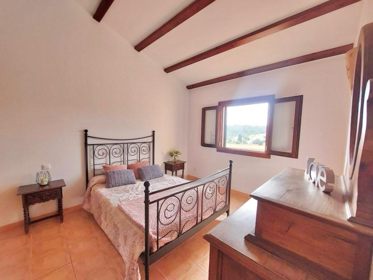 Dulce domicilio en el este de la isla para alquiler a largo plazo, cerca de la playa y piscina comun