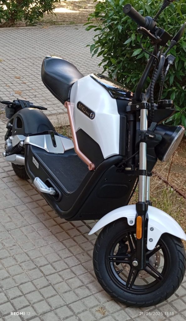 SUNRA Miku Max 49e Electric Motorcycle