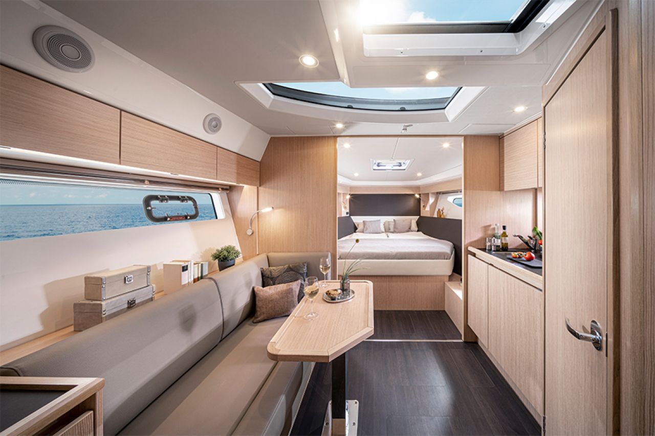 Charter de día con patrón – Bavaria SR36