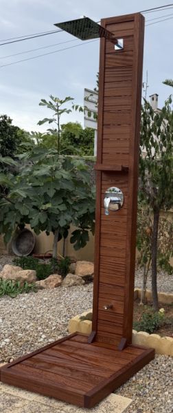 Teak XXL shower with Hans Grohe components