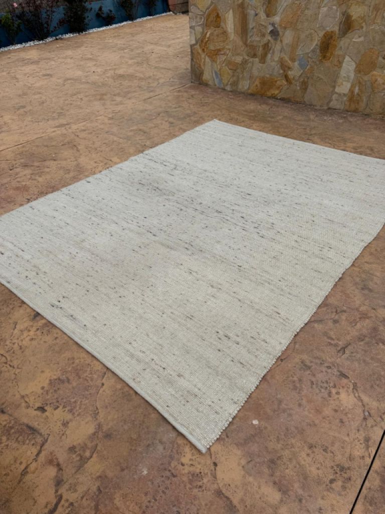 Teppich handgefertigt / 240 x 340