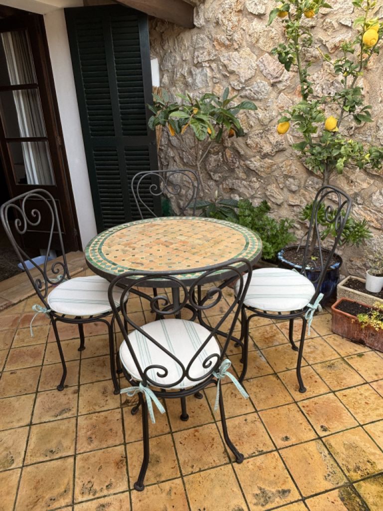 Terrassenmöbel-Set, vintage, aus schwerem Eisen und Mosaik