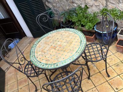 Terrassenmöbel-Set, vintage, aus schwerem Eisen und Mosaik