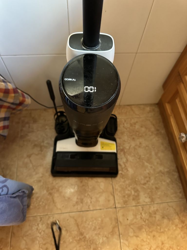 Tineco Floor One S5 – Staubsauger und Bodenreiniger 2-in-1