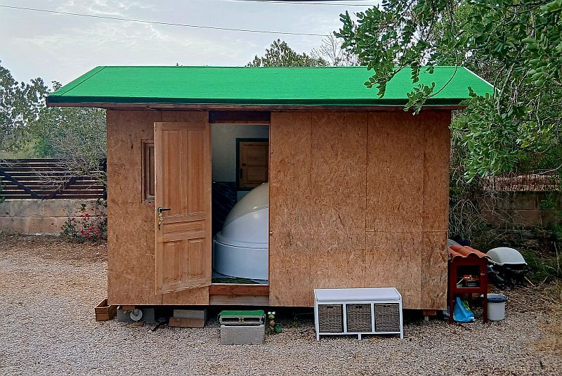 Tiny House with Float Tank – Sale as a Complete Package