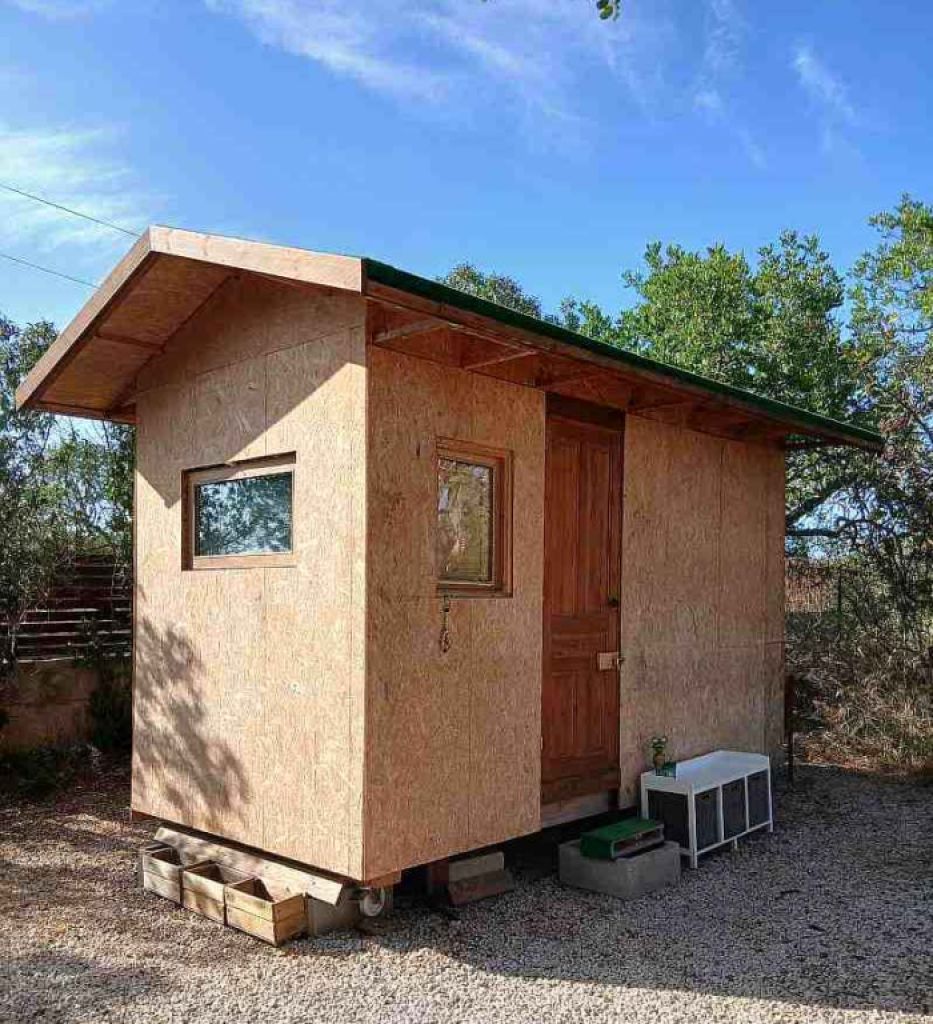 Tiny House with Float Tank – Sale as a Complete Package