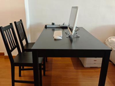 Tisch + 4 Stühle, schwarz