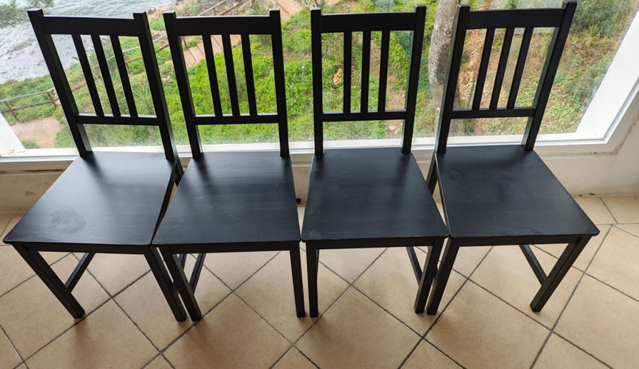 Tisch + 4 Stühle, schwarz