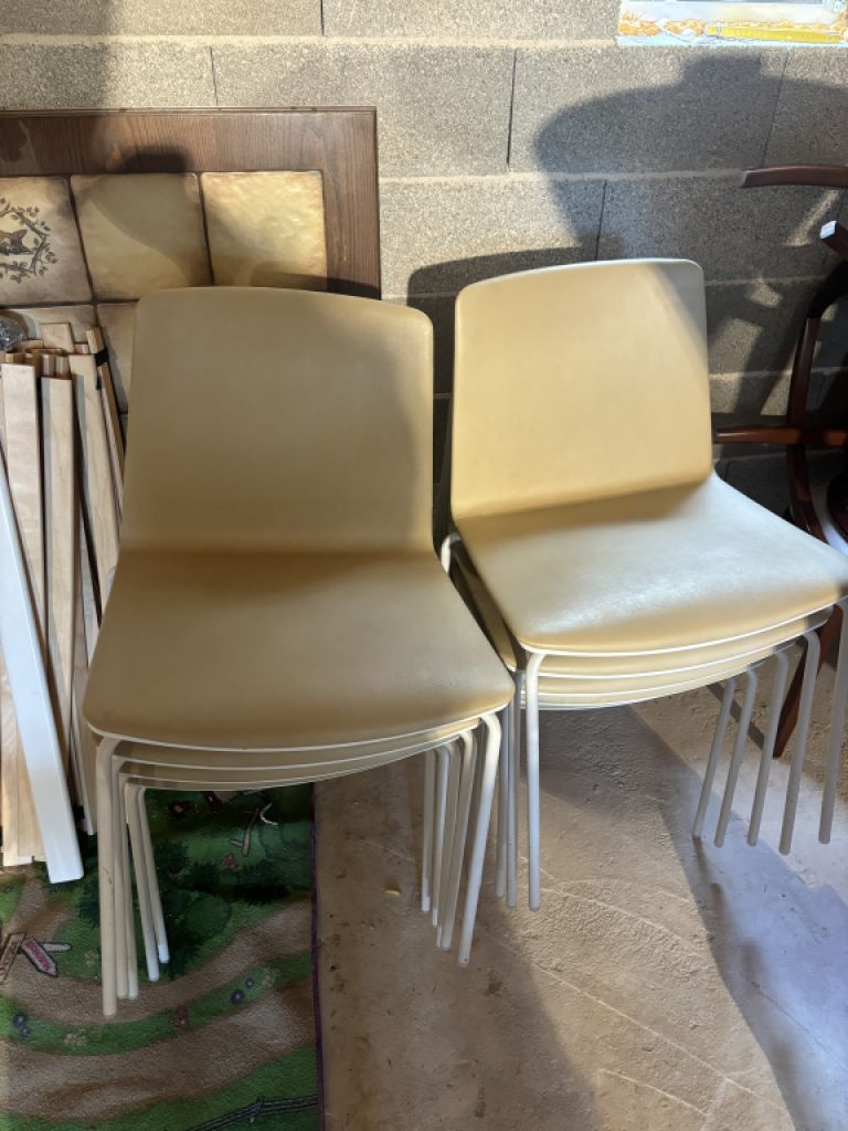 Tisch und Stühle von hoher Qualität