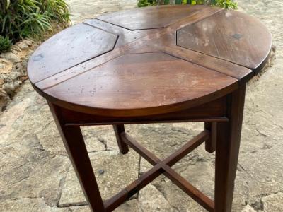 Tisch Vollholz rund antik aufklappbar