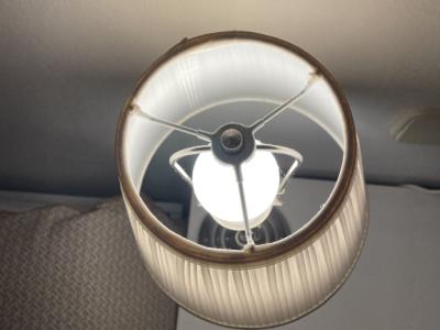 Tischlampen Edelstahl mit weißem Schirm Nachttischlampen