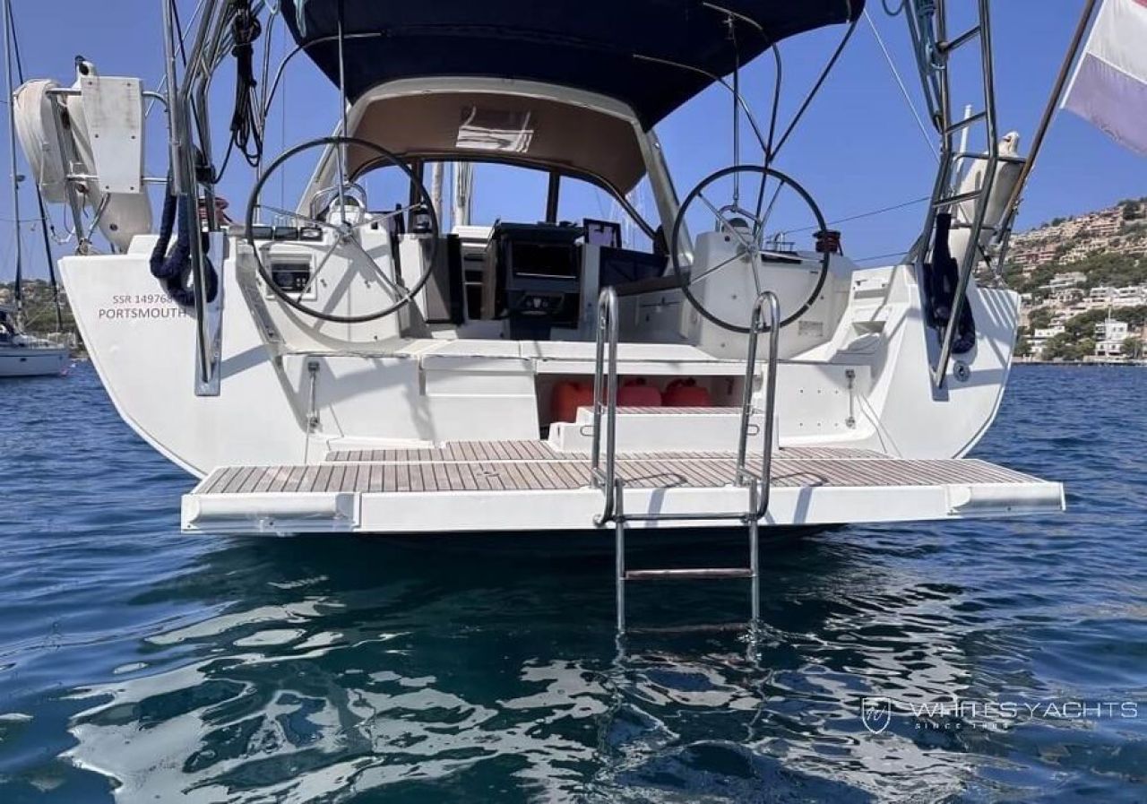 SY Beneteau Oceanis 45 muy bien cuidada con todo el equipo para cambiar.