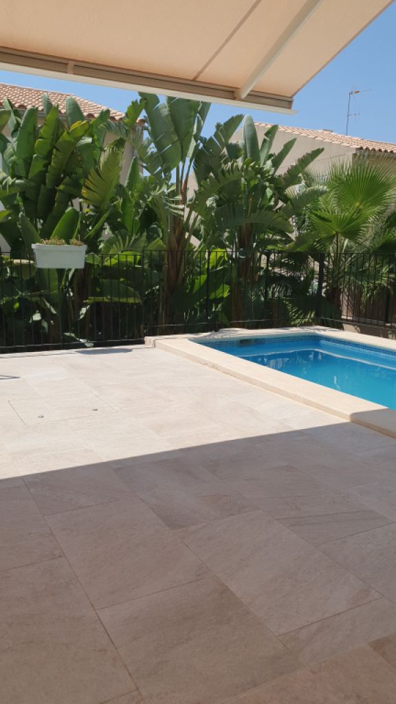 Traum Neubau Doppelhaus Hälfte mit Blick auf die Bucht von Palma in Sa Cabaneta unweit des Golfplatz