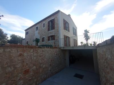 Traumfinca- Neubau - mit  5 SZ und vielen Extras bei Santanyi --- F 06 VK