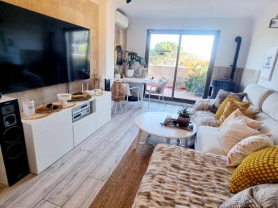 Traumhafte Penthousewohnung mit großer Dachterrasse ,Tiefgarage und seitlichem Meerblich in Cala Mil