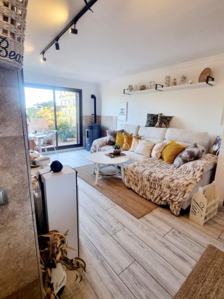 Traumhafte Penthousewohnung mit großer Dachterrasse ,Tiefgarage und seitlichem Meerblich in Cala Mil