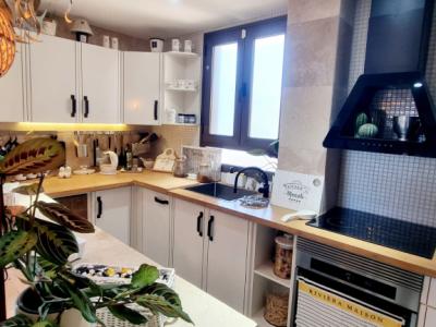 Traumhafte Penthousewohnung mit großer Dachterrasse ,Tiefgarage und seitlichem Meerblich in Cala Mil