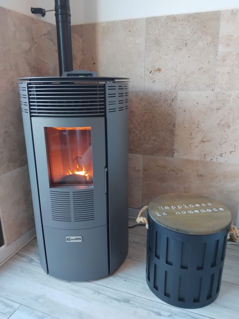 Traumhafte Penthousewohnung mit großer Dachterrasse ,Tiefgarage und seitlichem Meerblich in Cala Mil