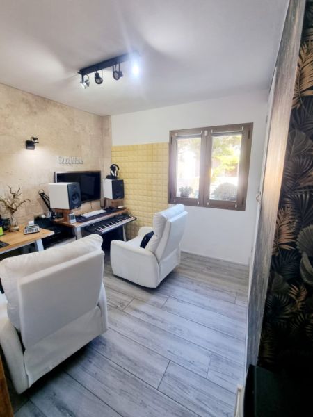 Traumhafte Penthousewohnung mit großer Dachterrasse ,Tiefgarage und seitlichem Meerblich in Cala Mil