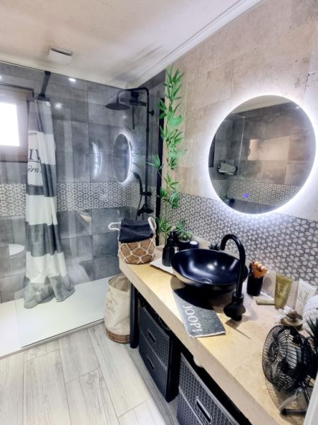 Traumhafte Penthousewohnung mit großer Dachterrasse ,Tiefgarage und seitlichem Meerblich in Cala Mil