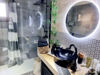 Traumhafte Penthousewohnung mit großer Dachterrasse ,Tiefgarage und seitlichem Meerblich in Cala Mil