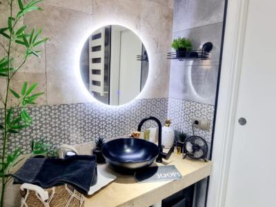 Traumhafte Penthousewohnung mit großer Dachterrasse ,Tiefgarage und seitlichem Meerblich in Cala Mil