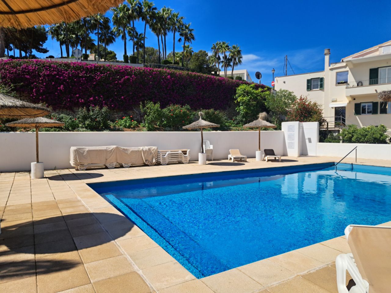 Traumhafte Wohnung mit Terrasse & Pool – 1 Minute zum Strand (Illetes) ab Dezember