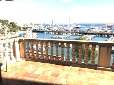 Traumhaftes, unmöbliertes Apartment mit Gemeinschaftspool am Hafen von Palma -- AP 11