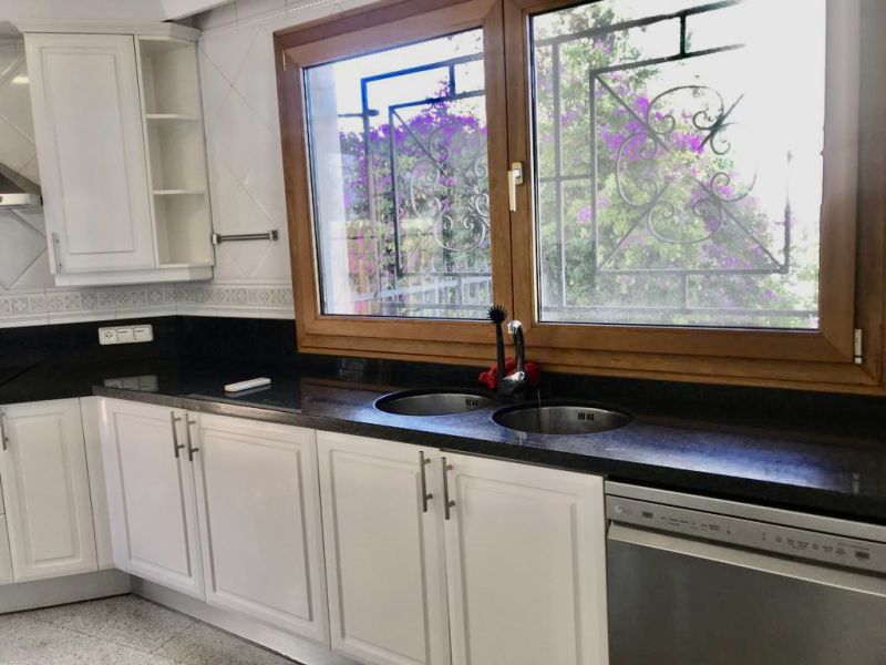 Traumhaftes, unmöbliertes Apartment mit Gemeinschaftspool am Hafen von Palma -- AP 11