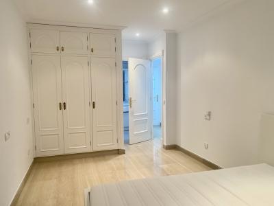 Traumhaftes, unmöbliertes Apartment mit Gemeinschaftspool am Hafen von Palma -- AP 11