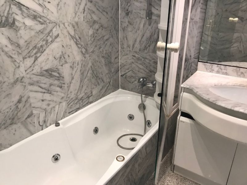 Traumhaftes, unmöbliertes Apartment mit Gemeinschaftspool am Hafen von Palma -- AP 11